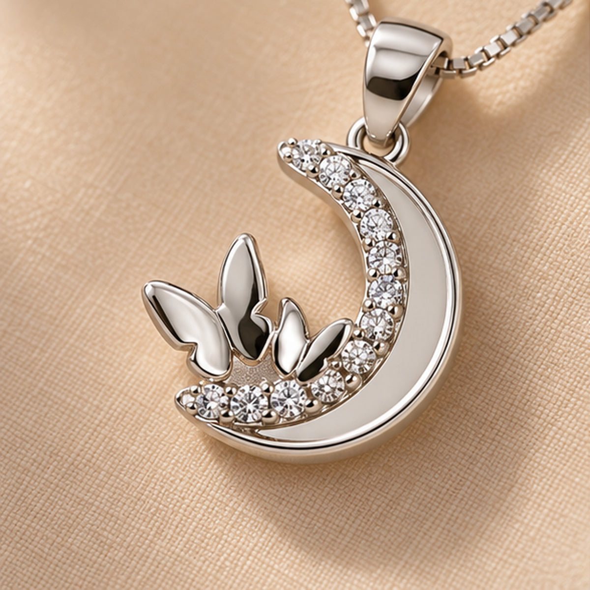 925 Sterling Silver Crescent Moon Pendant Necklace